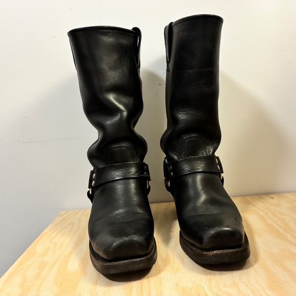 Frye Boot - Harness 12R - Black Western / Cowboy Boot Size 7 - Picture 3 of 5
